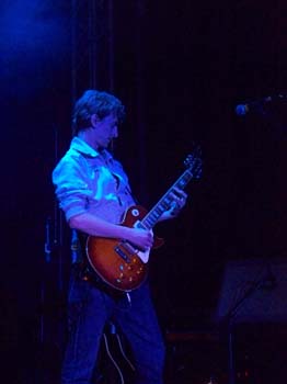 Alex_blue_LesPaul_red_Bamberg_Pangaea_liveclub